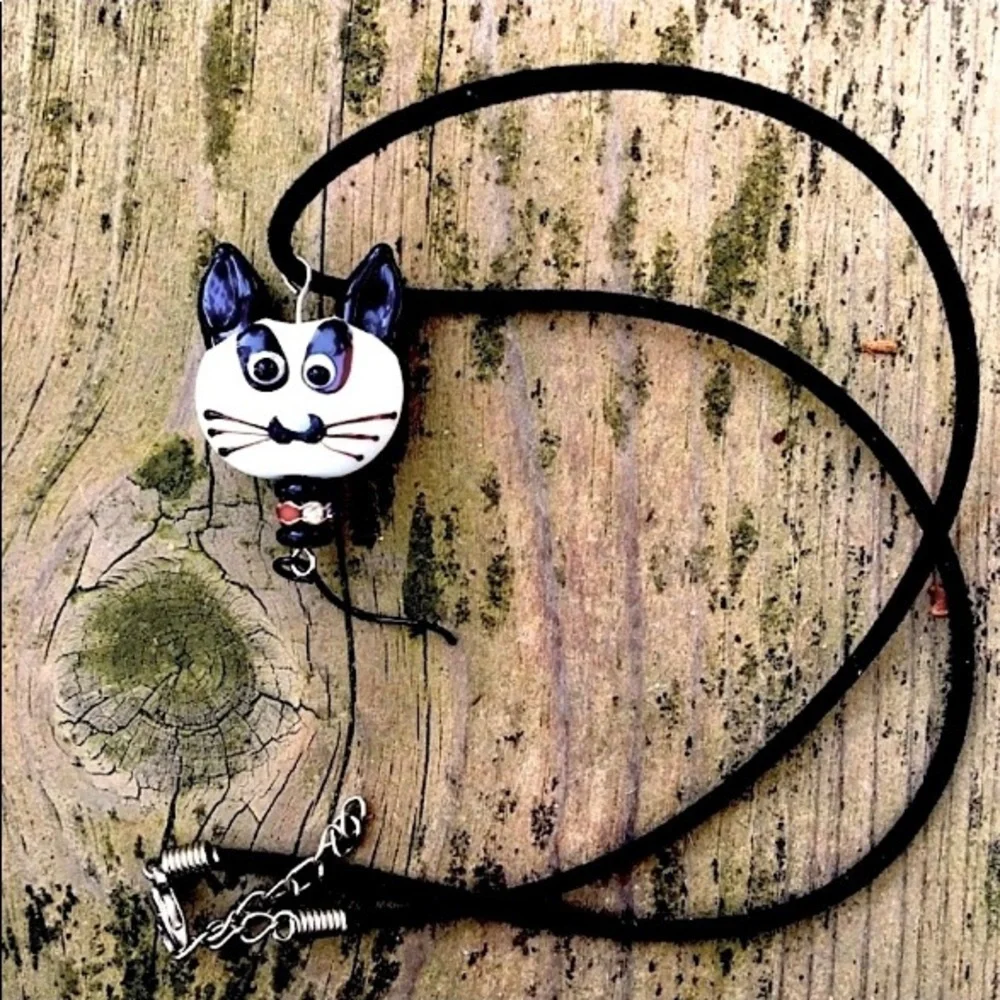 NECKLACE Cat Lover Tail Moves Handmade Glass Black White Colorful Crystals